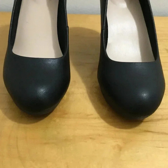 NEW  Clarks Womens Adriel Viola Leather Pump black Office Classic Sz 8.5 M - Picture 6 of 9